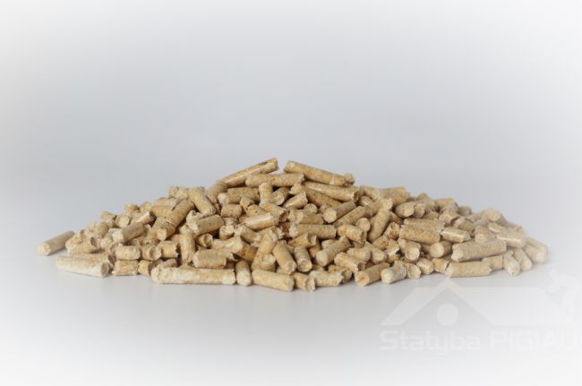 Medienos-granules-statyba-pigiau