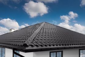 Metāla dakstiņu moduļa jumts Centro