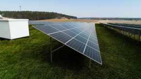 Antžeminė konstrukcija saulės jėgainei FWD2 HDM