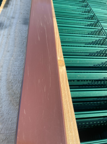 Stulpas tvorai 60x60 mm, H2.5 m, įvairios spalvos (SU DEFEKTAIS)
