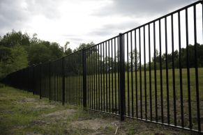Metalinė 20x20 strypų tvora, 1200x2500 mm (uždara)