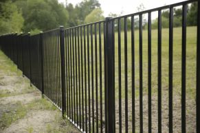 Metalinė 20x20 strypų tvora, 1700mm x 2500mm (uždara)