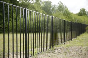 Metalinė 20x20 strypų tvora, 1500x2500 mm (uždara)