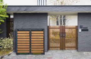 Dvivietė šiukšlių konteinerio pastogė MIKKO, pilka / medžio imitacija