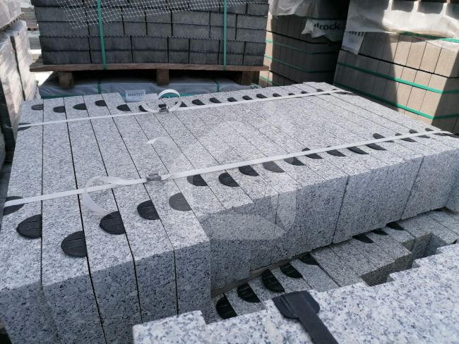 Granitinis tvoros pamatas 2500x200x40 mm