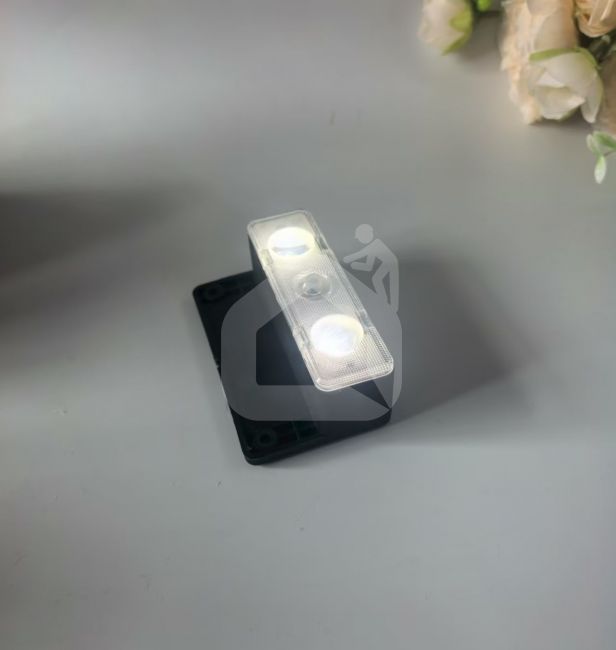 Kampinė LED lemputė 81x48x31 mm, 4 vnt.