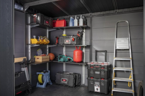 Pakabinama lentyna lauko sandėliukams KETER