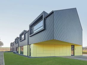 Smailiabriaunio rombo dengimas, fibrocementinės plokštelės Cedral