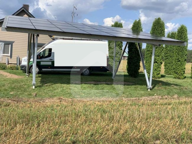 Dviejų automobilių stoginė saulės elektrinei