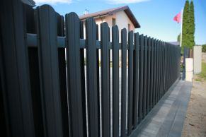 Tvoralentė DIJA+, 0,45 mm, 2xRAL8019, matinis poliesteris