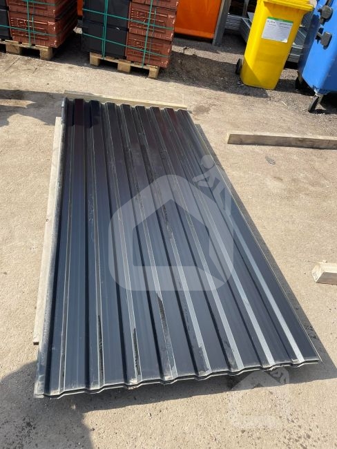 Trapecinis profilis T-18W (fasadinis) RAL9005