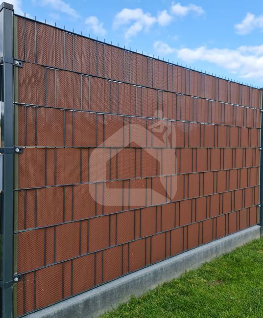 Tvoros juosta Rattan 190 mm x 2,55 m + 2 vnt. laikiklių (10 komplektų), 830 g/m²