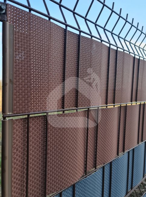 Tvoros juosta Rattan 190 mm x 2,55 m + 2 vnt. laikiklių (10 komplektų), 830 g/m²
