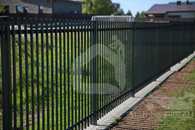Metalinė 20x20 strypų tvora, 1500x2500 mm (atvira)