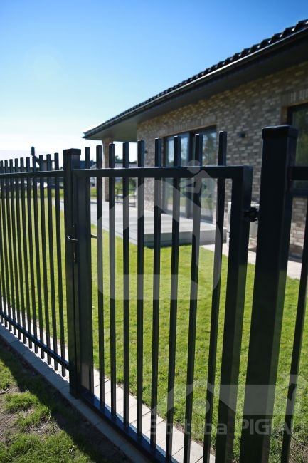 Metalinė 20x20 strypų tvora, 1700x2500 mm (atvira)
