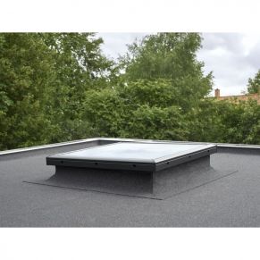 VELUX stogo langas plokščiam stogui lygiu stiklu CFP, nevarstomas (įv. dydžiai)